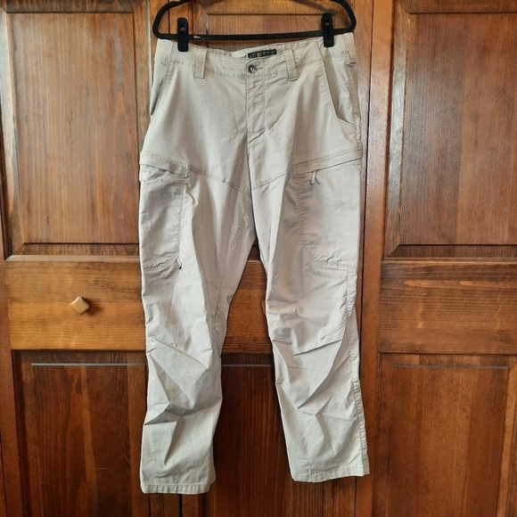 5.11 Tactical tan khaki cargo utility pants *DAMAGED* size 36×32 - Picture 1 of 15